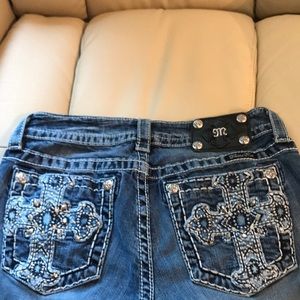 MISS ME SKINNY JEANS. Size 28
